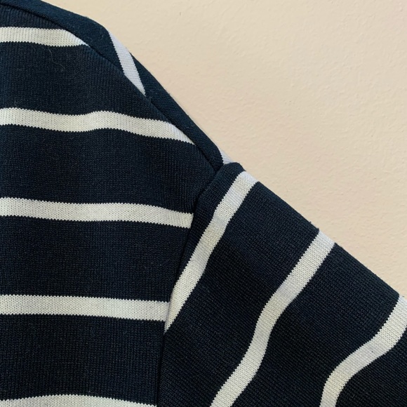 🧡3/$30 Joe Fresh Navy Blue Striped Top in Medium - Picture 4 of 5